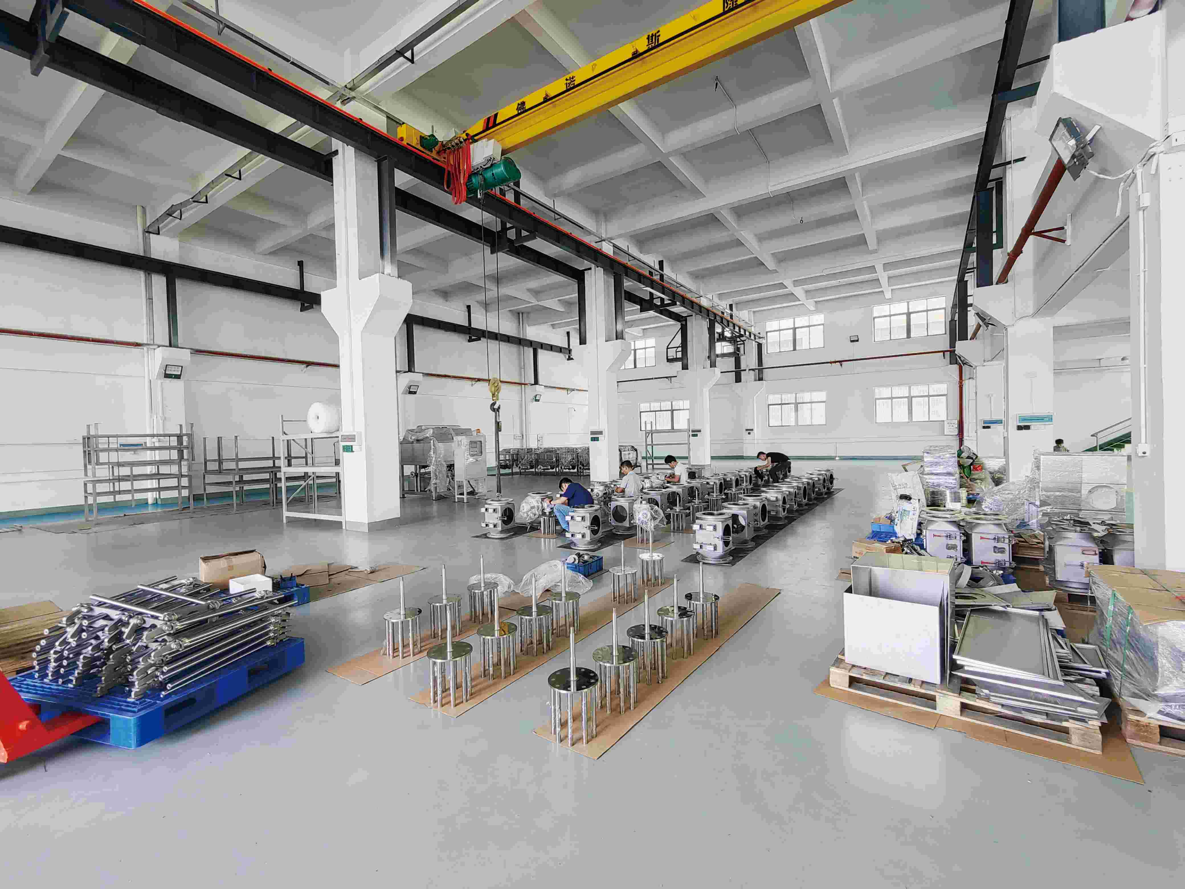 Ручное и автоматическое оборудование для удаления железа: преимущества и различия