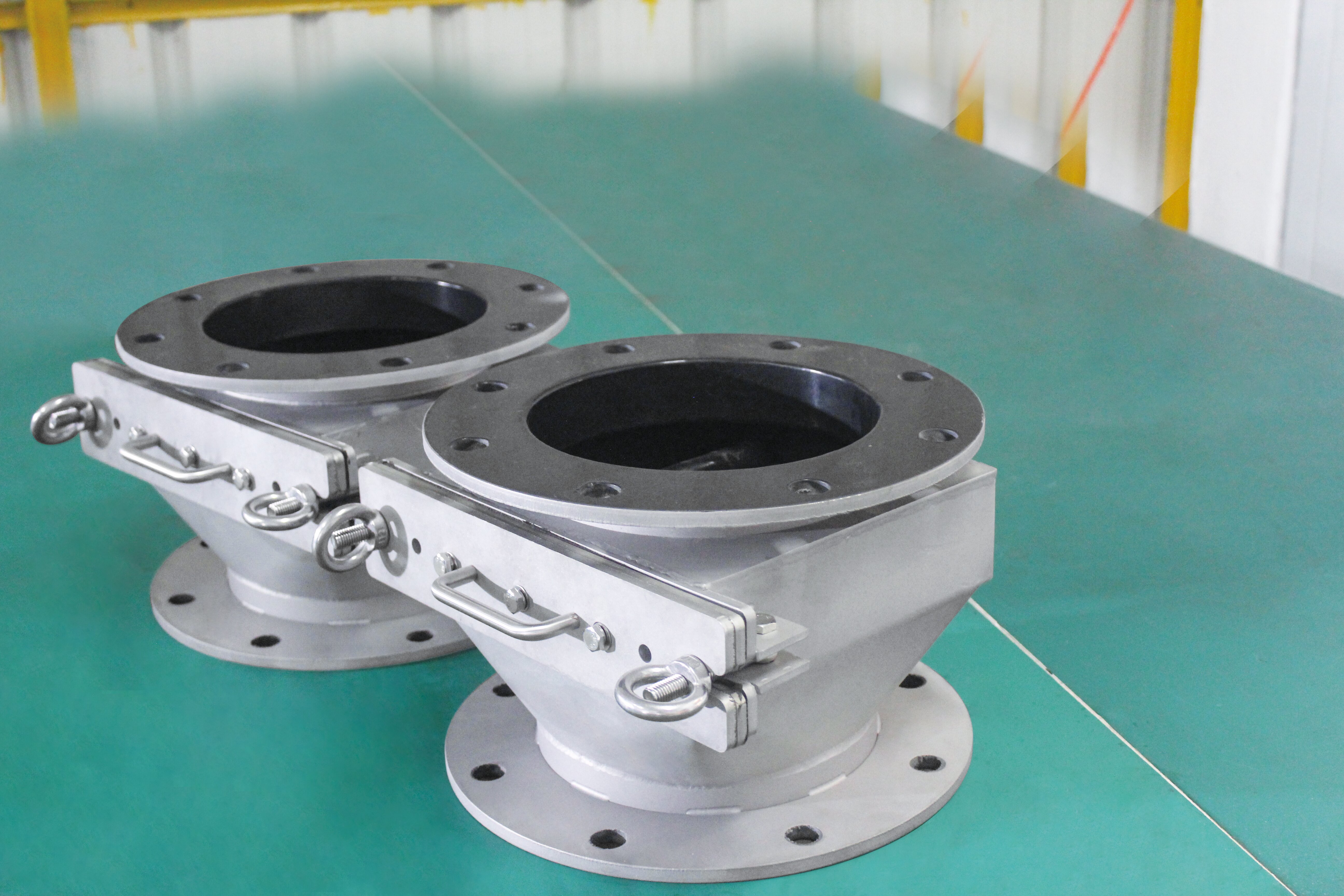 Почему ручной выдвижной аппарат для удаления железа необходим при производстве порошка чили?